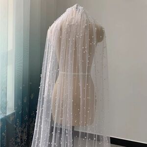 Cathedral Length Pearl Veil (Ivory)